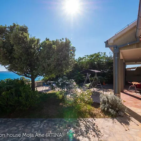 Moja Ane Holiday home Rtina
